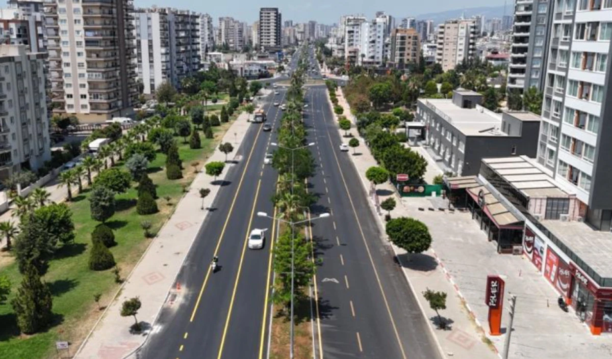 100. Yıl Caddesi’nde asfalt çalışması