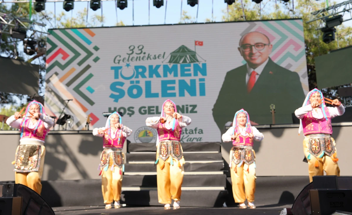33. Geleneksel T&uuml;rkmen Ş&ouml;leni'ne binlerce kişi katıldı