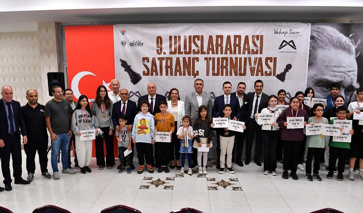 ‘9. Uluslararası Satranç Turnuvası’nda ödüller sahiplerini buldu