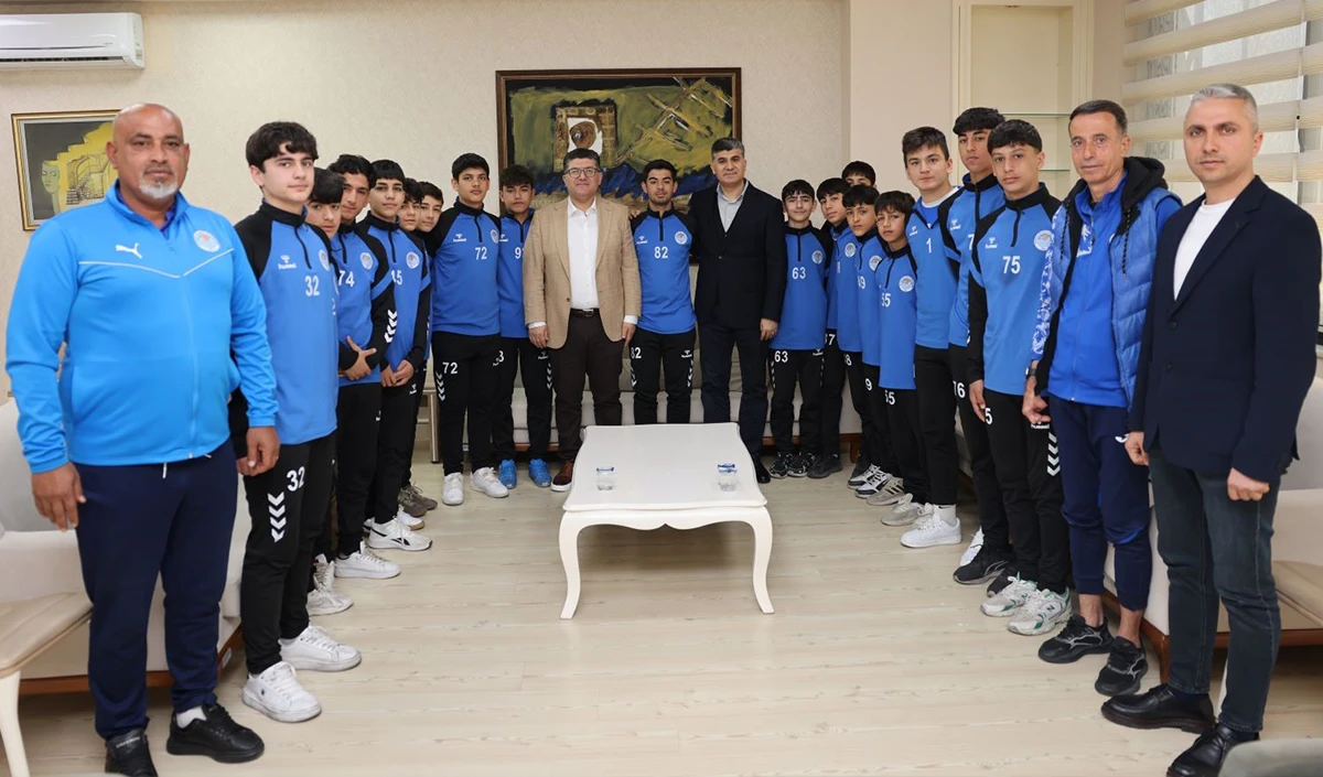 Akdeniz Belediye Spor U-14 Takımı T&uuml;rkiye Şampiyonası yolunda