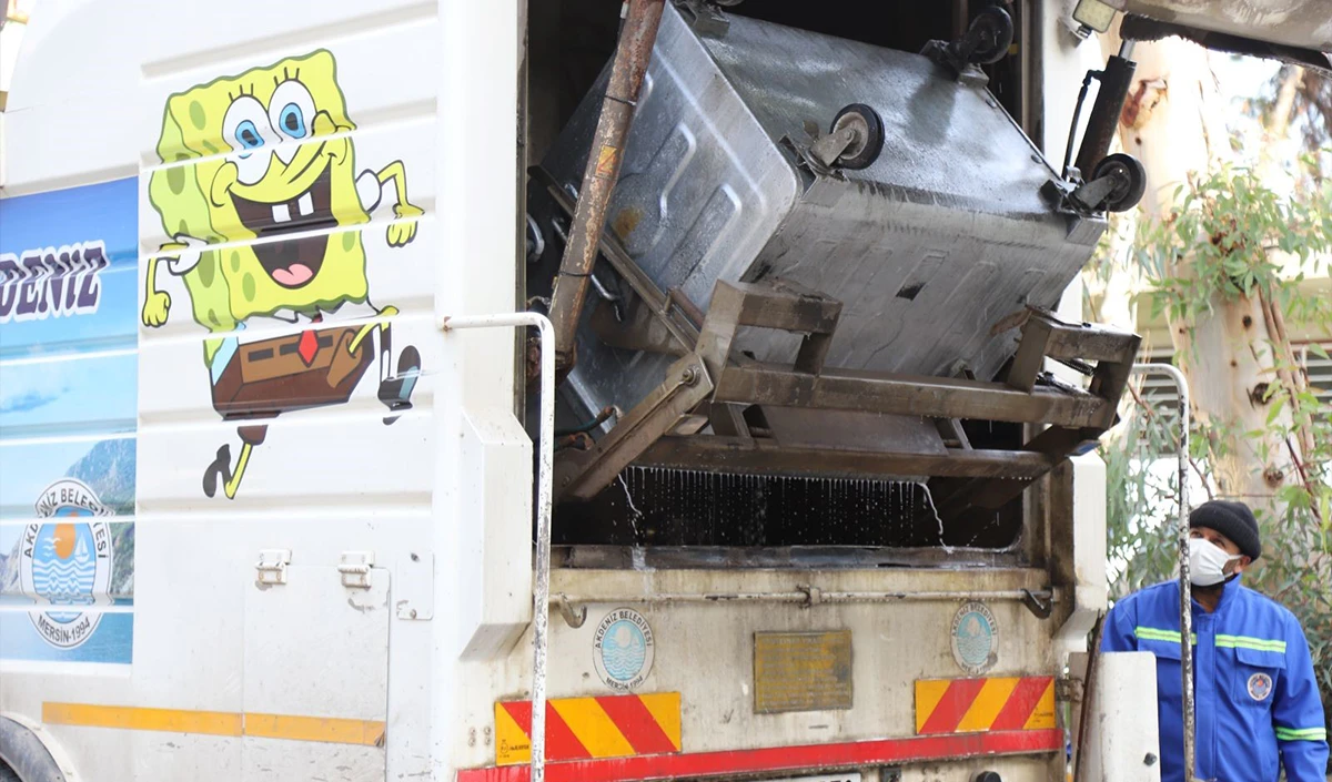 Akdeniz Belediyesinden konteynerlere kapsamlı temizlik &ccedil;alışması