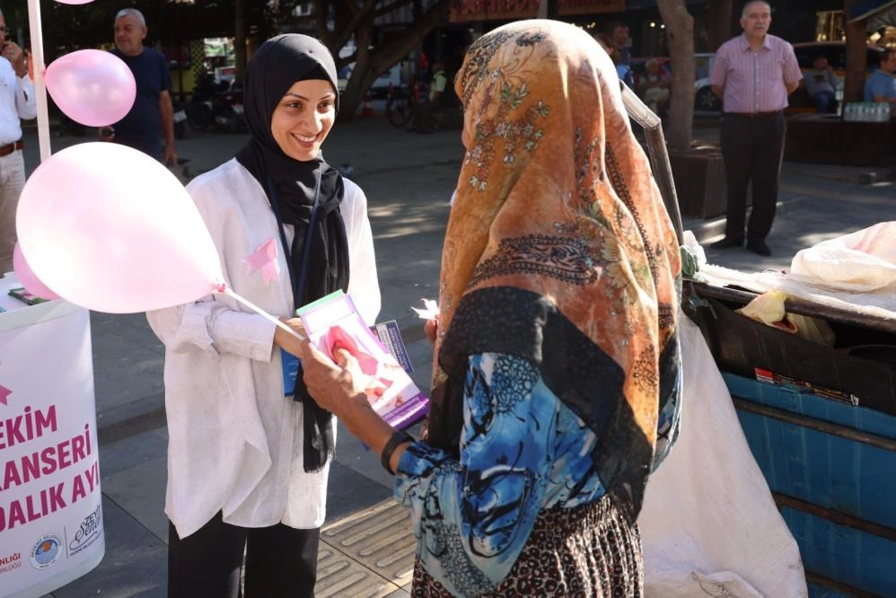 Akdeniz Belediyesinden 'meme kanseri farkındalığı' için pembe kurdele