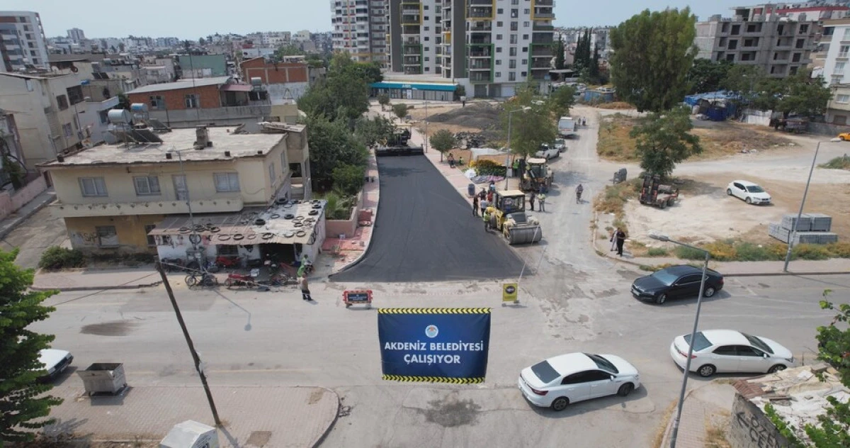 Akdeniz'de asfalt çalışmaları sürüyor