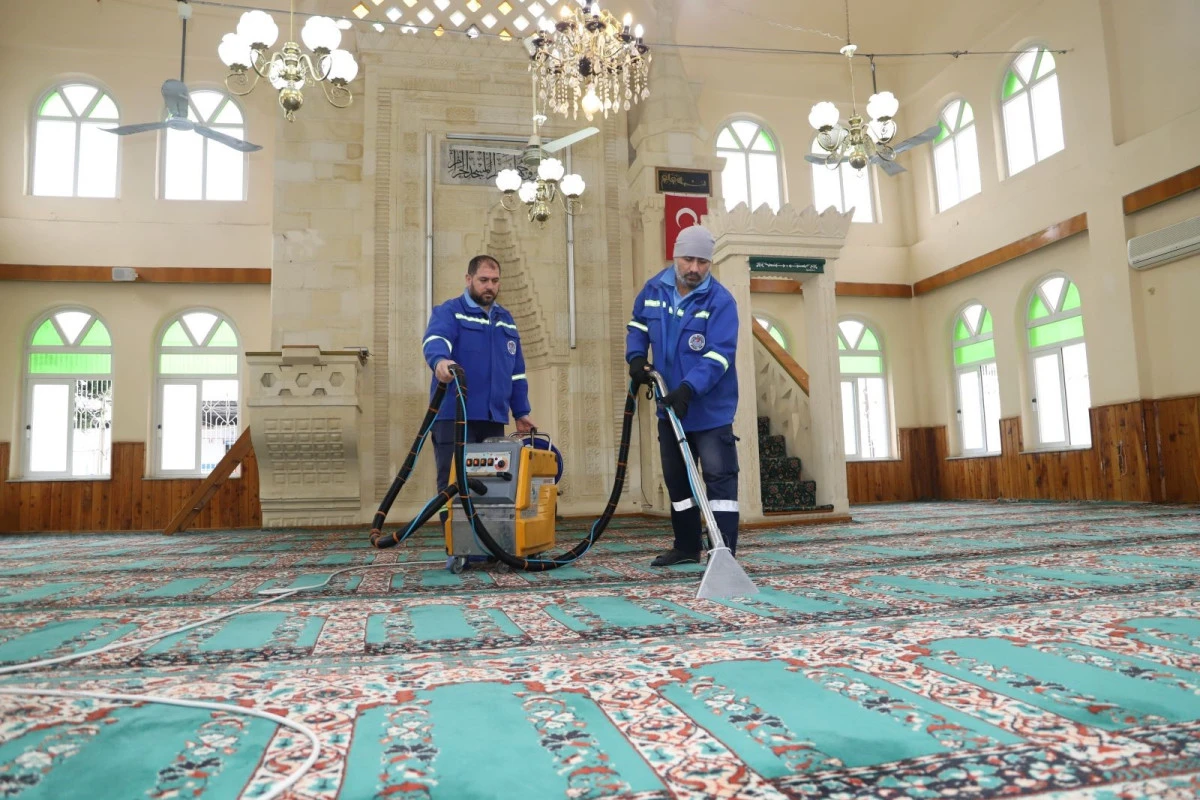 Akdeniz&rsquo;de camilerde Ramazan hazırlığı