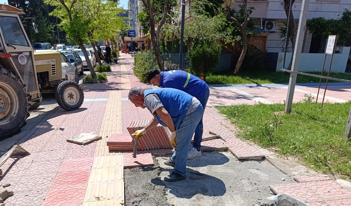 Akdeniz&rsquo;de yol ve kaldırımlar yenileniyor