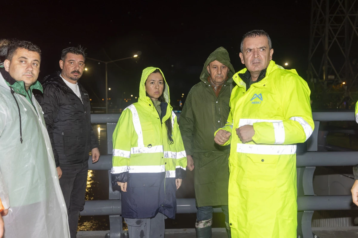 Başkan Vekili Gen&ccedil;, aşırı yağıştan etkilenen mahallelerde incelemelerde bulundu