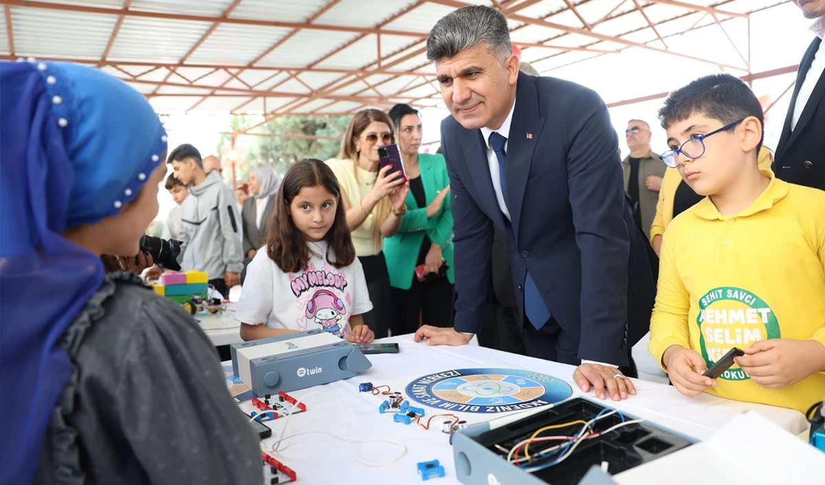 Başkan Vekili Şener, ‘CodeWeek Kodlama Şenliği’nde öğrencilerle buluştu