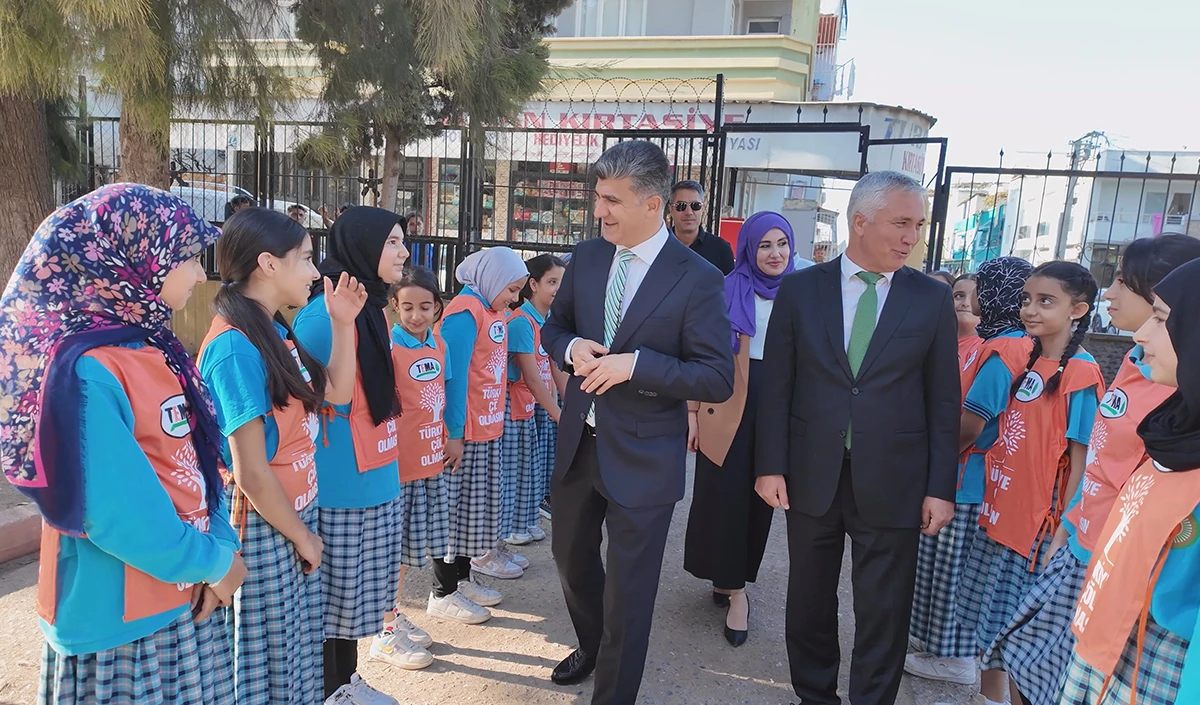 Başkan Vekili Şener’den öğrencilere kitap müjdesi