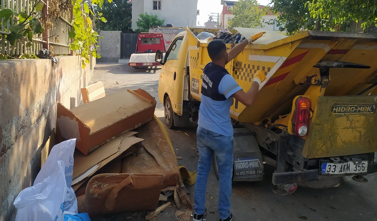 Çöp taksilerle tonlarca atık temizleniyor