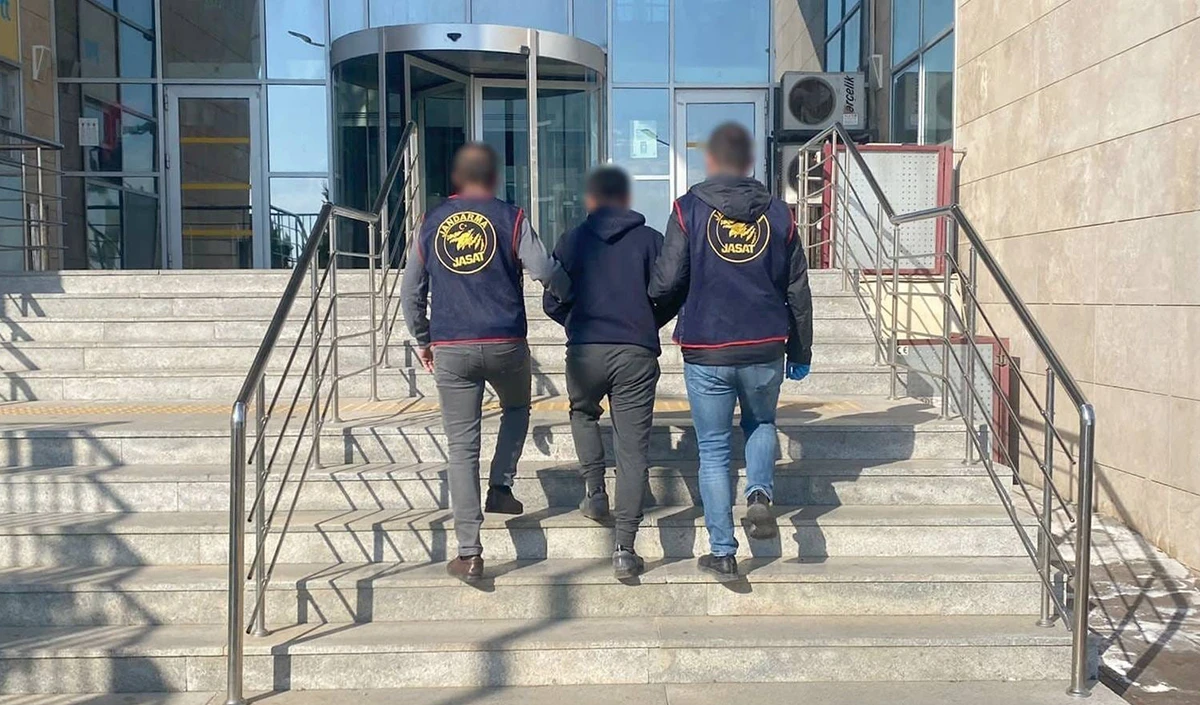 Firari FETÖ'cüler yakalanıp cezaevine gönderildi
