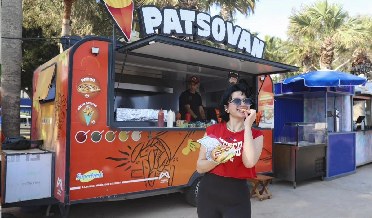 Gastrokaravanlar Mersin sahiline lezzet kattı