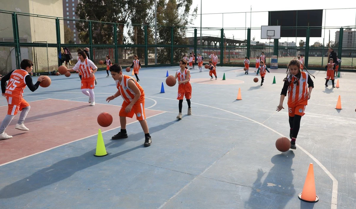 Geleceğin basketbolcuları Akdeniz&rsquo;de yetişiyor