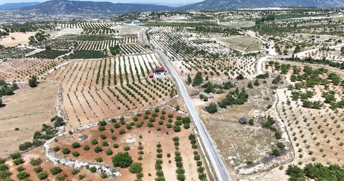 Gülnar'da 8 kilometrelik yol yenilendi