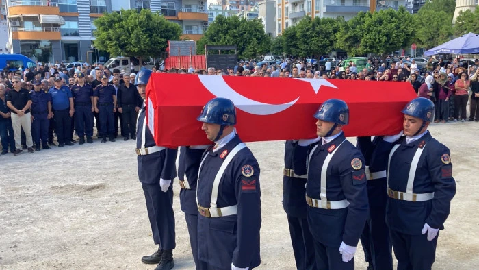 Hastalığa yenik d&uuml;şen 24 yaşındaki uzman &ccedil;avuş t&ouml;renle son yolculuğuna uğurlandı