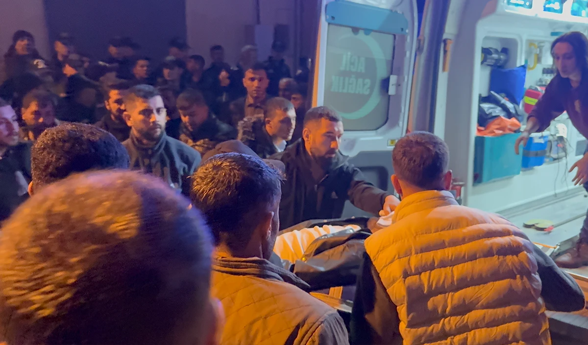 Havaya ateş a&ccedil;an komşu gencin &ouml;l&uuml;m&uuml;ne neden oldu