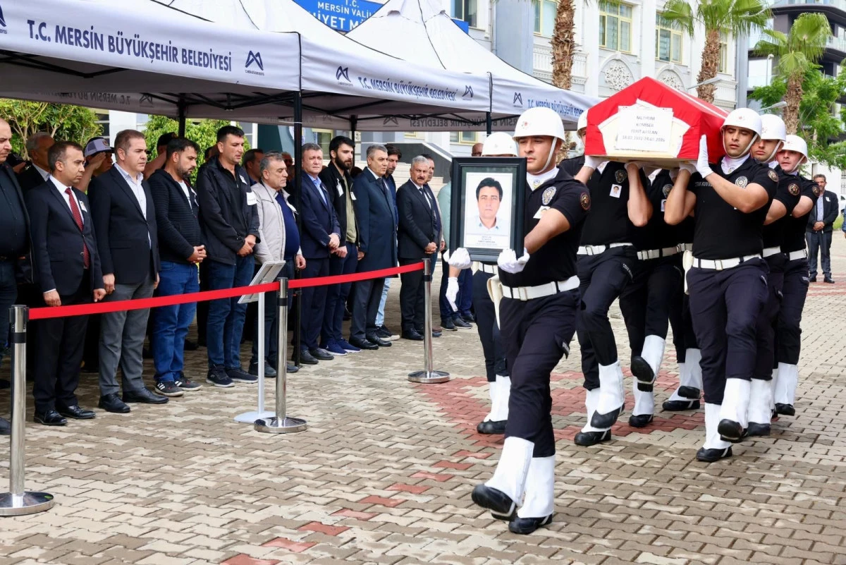 Kalp krizine yenilen komiserin naaşı memleketi Diyarbakır'a g&ouml;nderildi