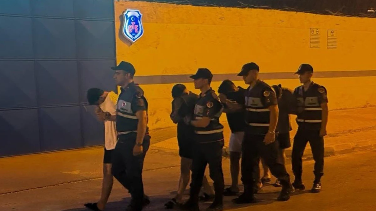 Kızkalesi'nde kimlik g&ouml;stermek yerine polise karşı gelen 4 ş&uuml;pheli tutuklandı