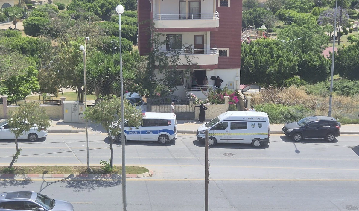 Merdivenden d&uuml;şen yaşlı adam hayatını kaybetti