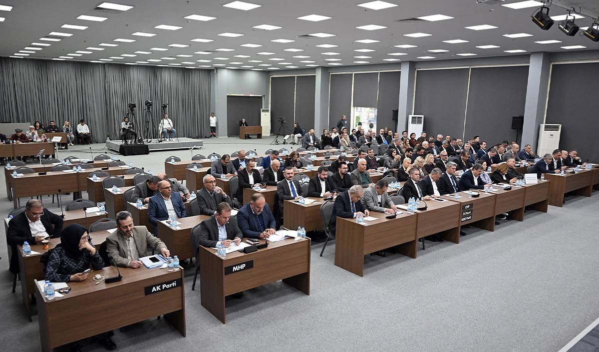 Mersin B&uuml;y&uuml;kşehir Meclisinde 2,5 milyar TL&rsquo;lik bor&ccedil;lanma tartışıldı