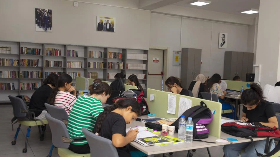 Mersin, öğrencilerin gözdesi olmaya devam ediyor