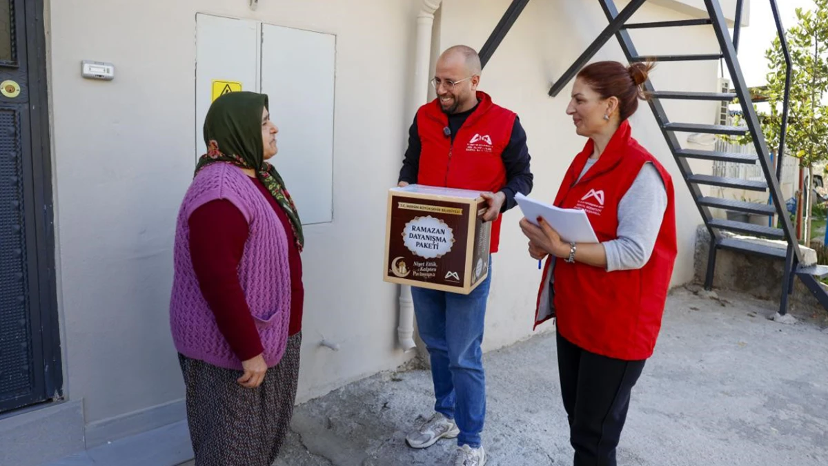  Mersin&rsquo;de 13 il&ccedil;ede 120 bin Ramazan kolisi dağıtılıyor