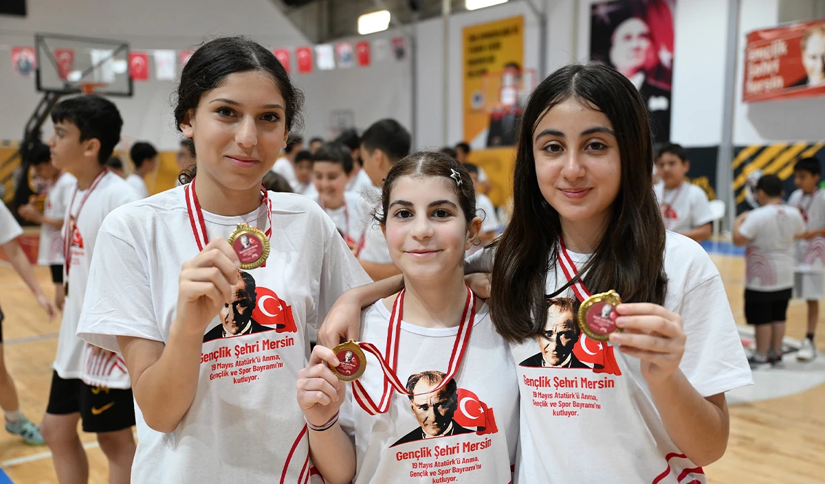 Mersin&rsquo;de 19 Mayıs coşkusu spor turnuvalarıyla ta&ccedil;landı