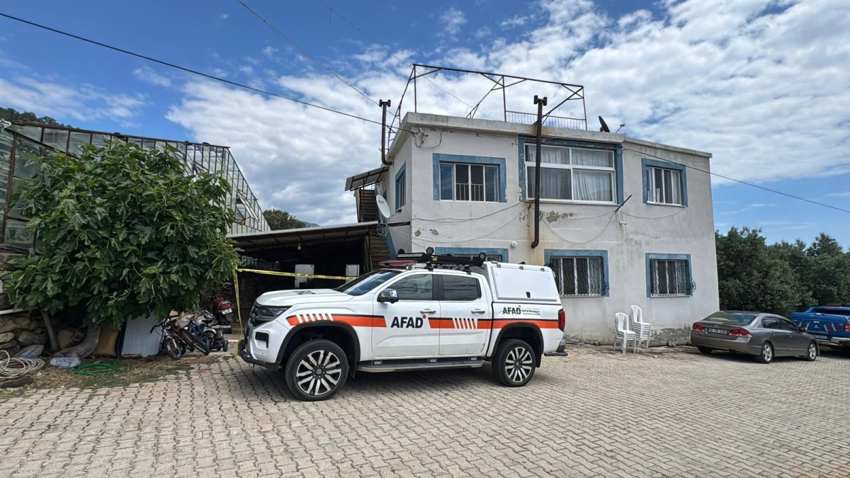 Mersin'de 2 kardeşin &ouml;l&uuml;m&uuml;nde ilk sonu&ccedil;: Kaldıkları odada fosfor sinir gazı tespit edildi