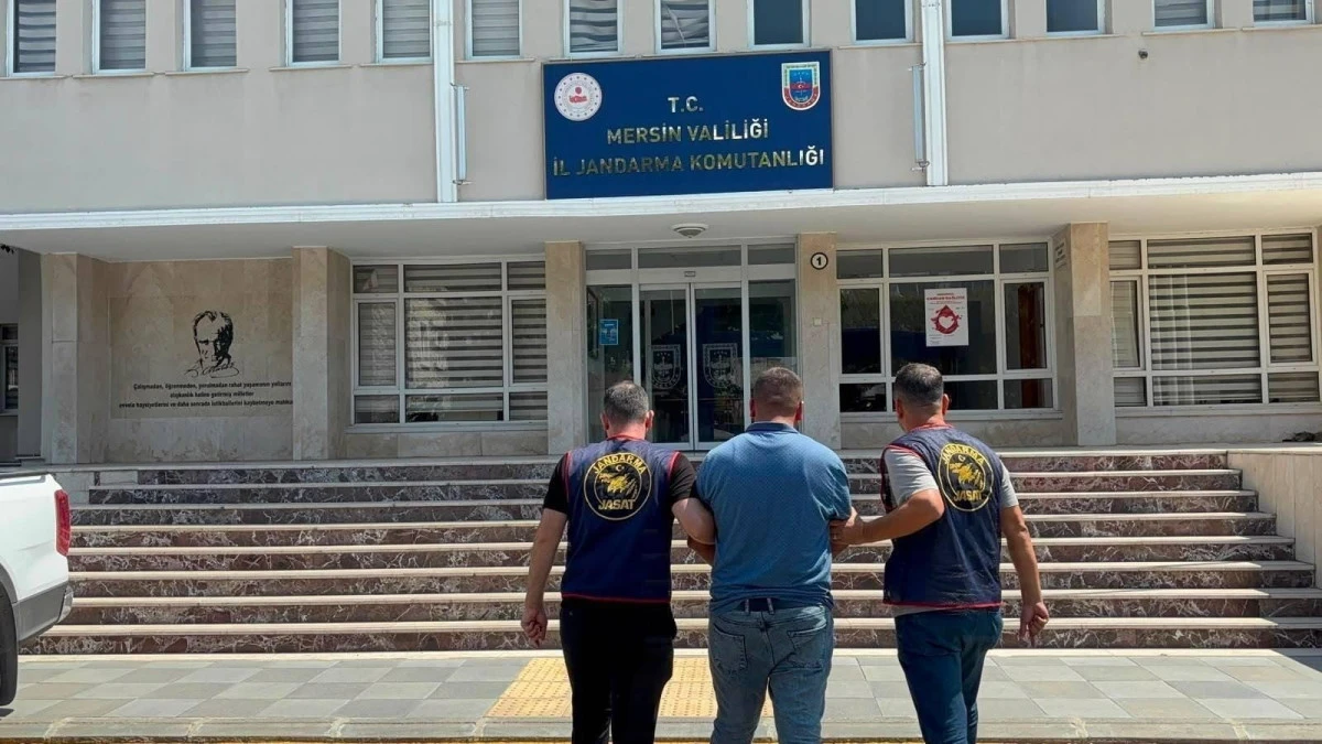 Mersin&rsquo;de 27 yıl 6 ay hapis cezasıyla aranan h&uuml;k&uuml;ml&uuml; yakalandı