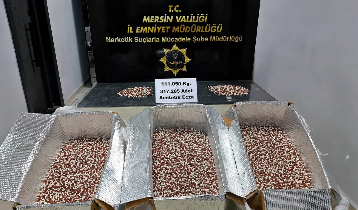 Mersin'de 317 bin 285 adet uyuşturucu hap ele ge&ccedil;irildi