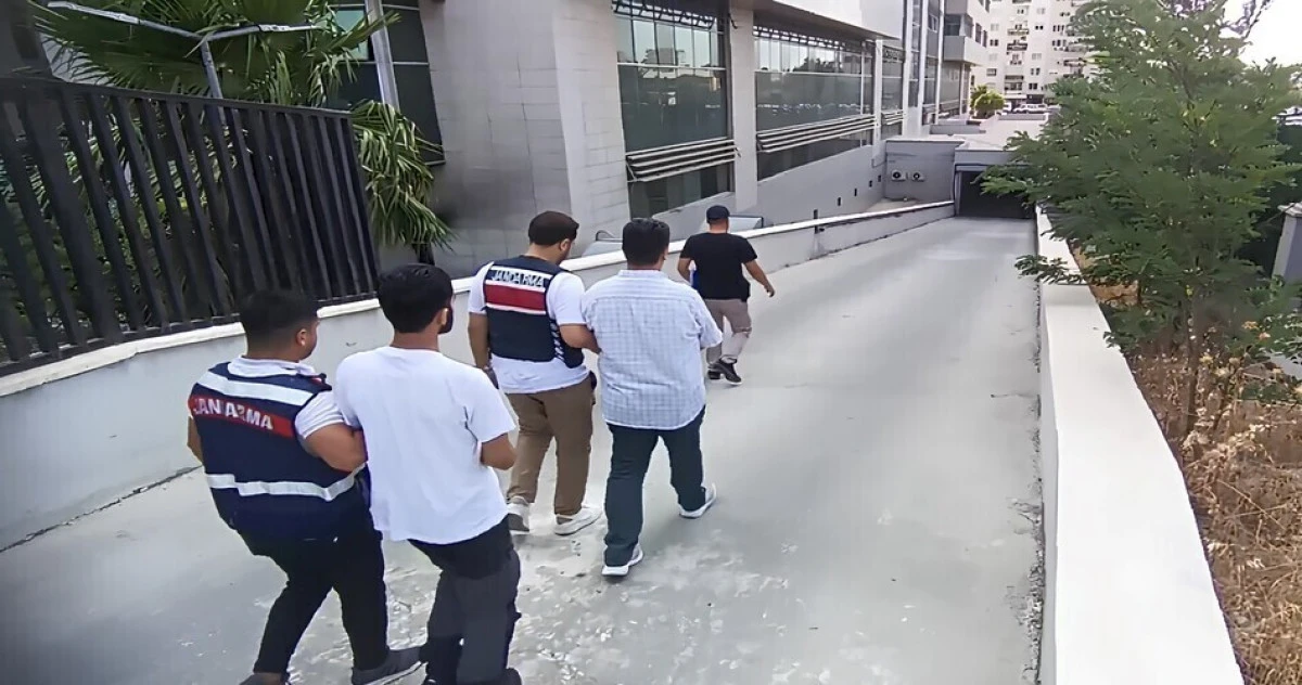 Mersin'de DEAŞ'a finans sağlayan şüphelilere operasyon: 2 gözaltı