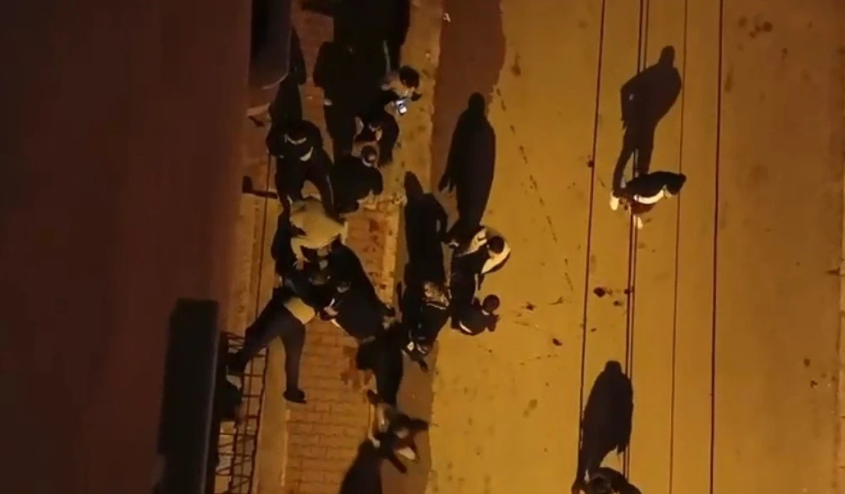 Mersin'de d&uuml;ğ&uuml;nde silahlı kavga: 1'i &ccedil;ocuk 8 kişi yaralandı