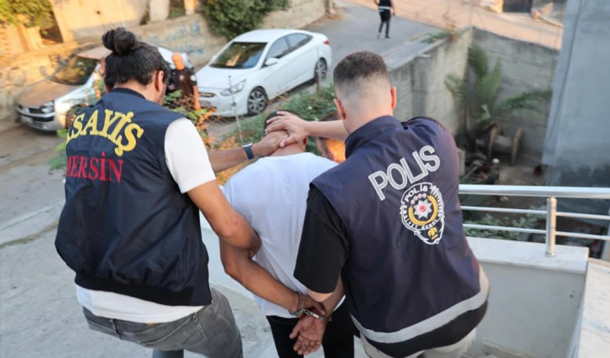 Mersin'de eş zamanlı operasyon: 21'i hükümlü 56 şahıs yakalandı