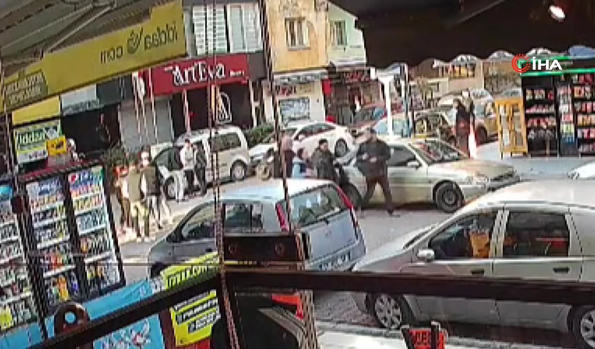 Mersin&rsquo;de iki grup arasında bı&ccedil;aklı kavga: 1 ağır yaralı