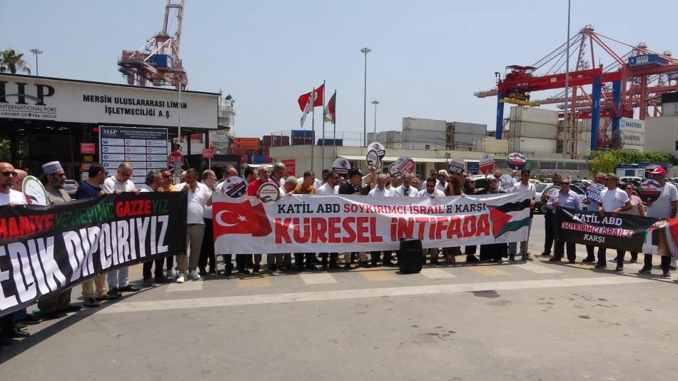 Mersin'de, İsrail'in 'Madleen' gemisine müdahalesi protesto edildi