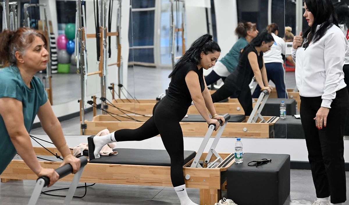 Mersin&rsquo;de kadınlar reformer pilatesle bedenen ve ruhen g&uuml;&ccedil;leniyor
