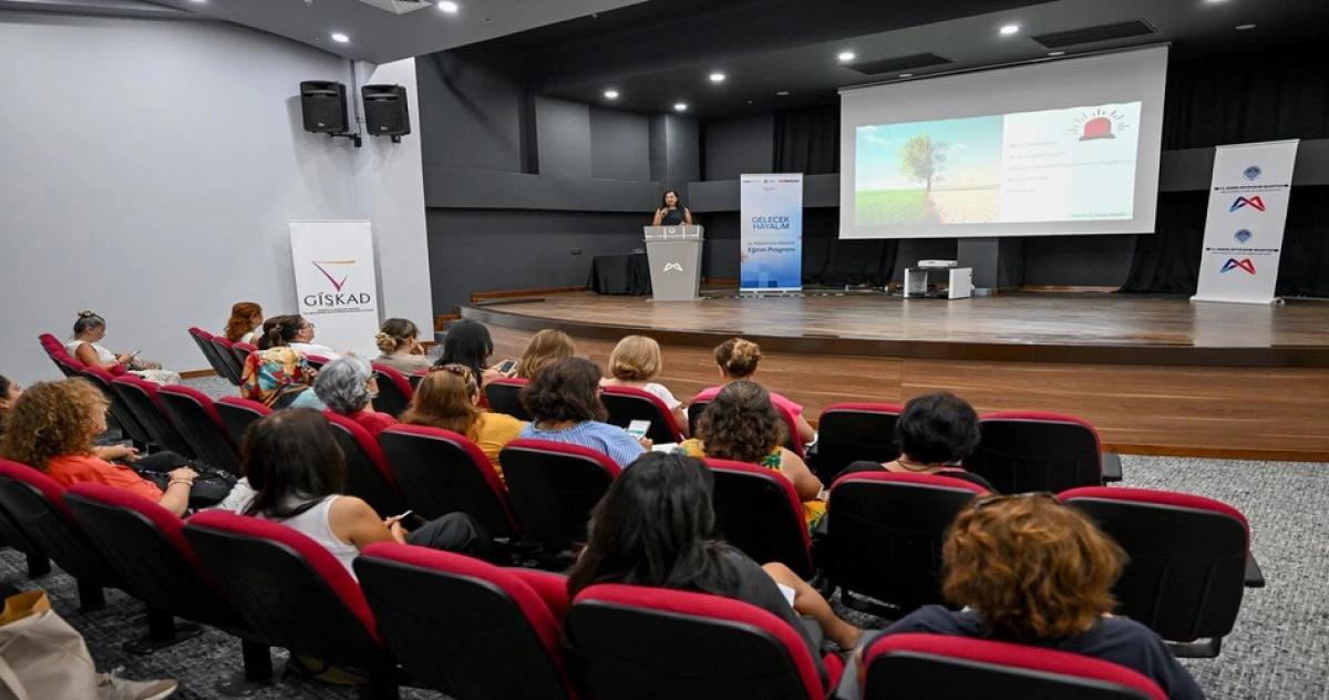 Mersin'de kadınlara iş hayatı için farkındalık eğitimi
