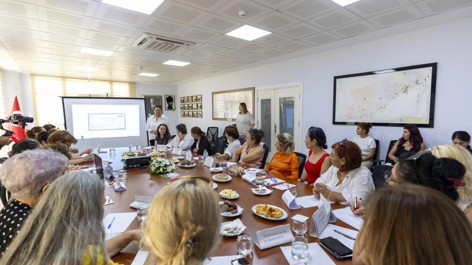 Mersin'de kadınları güçlendiren 'pazartesi buluşmaları' sürüyor