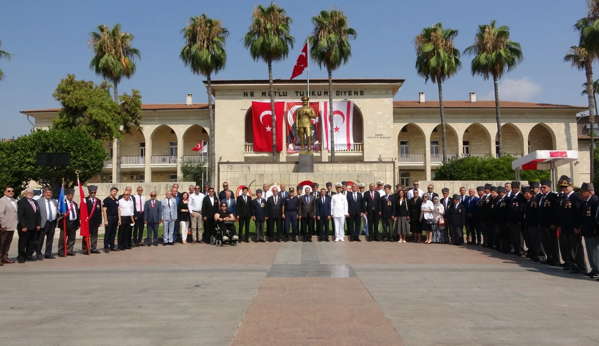 Mersin'de Kıbrıs Barış Harekatının 52. yıl d&ouml;n&uuml;m&uuml; t&ouml;renle kutlandı