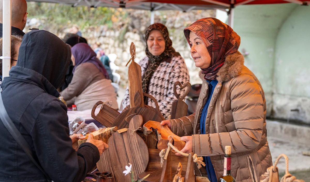 Mersin&rsquo;de kırsal mahalle buluşmaları kadın emeğini &Ccedil;amlıyayla'da buluşturdu