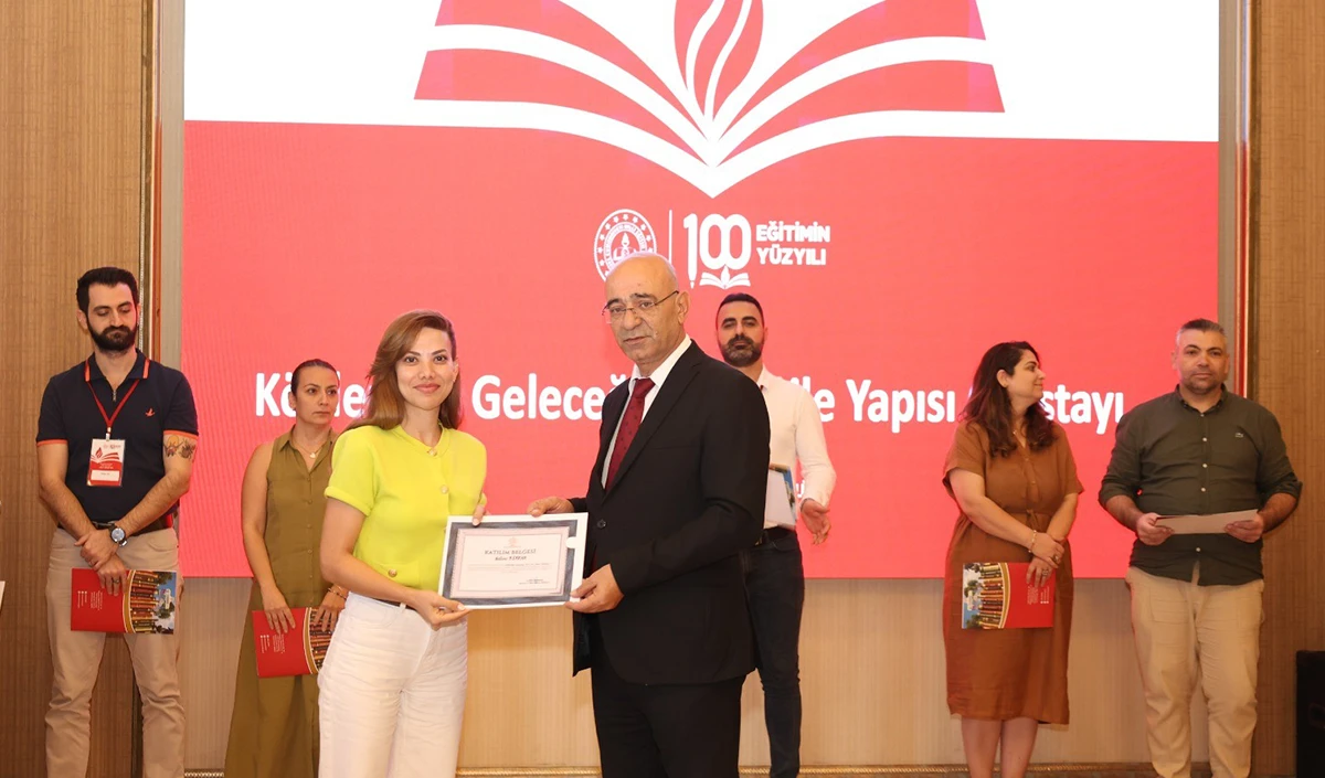 Mersin'de 'Köklerden Geleceğe Türk Aile Yapısı Çalıştayı' gerçekleştirildi