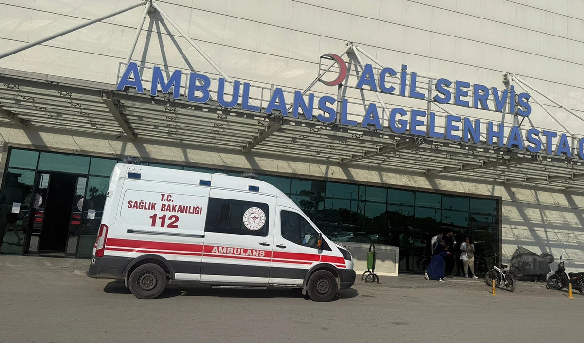 Mersin'de okulda gıda zehirlenmesi şüphesi: 26 çocuk hastaneye sevk edildi