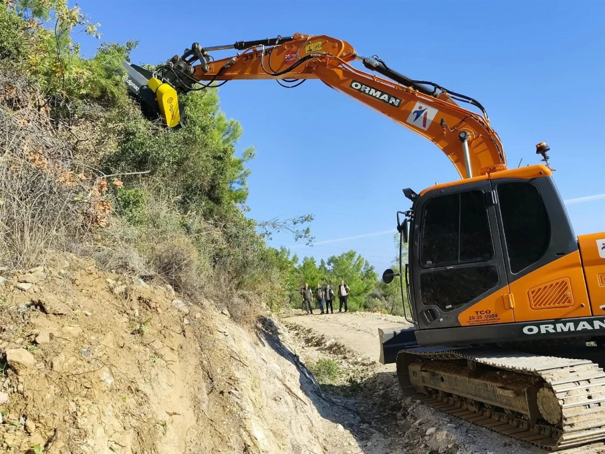 Mersin&rsquo;de orman yangınlarına karşı yeni aparat test edildi