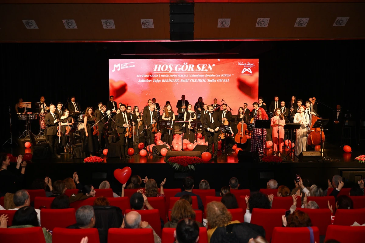 Mersin&rsquo;de Sevgililer G&uuml;n&uuml;&rsquo;ne &ouml;zel Ajda Pekkan şarkıları konseri