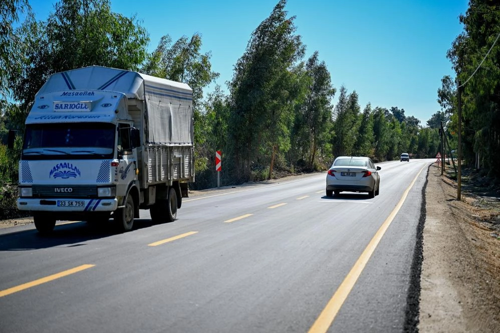 Mersin&rsquo;de &uuml;reticilerin kullandığı yol yenilendi