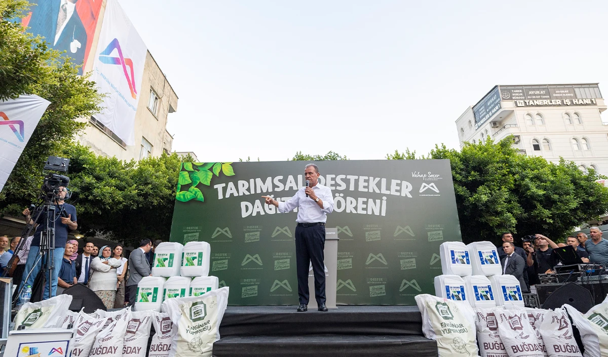 Mersin'de üreticiye güneş paneli, tohum ve gübre desteği