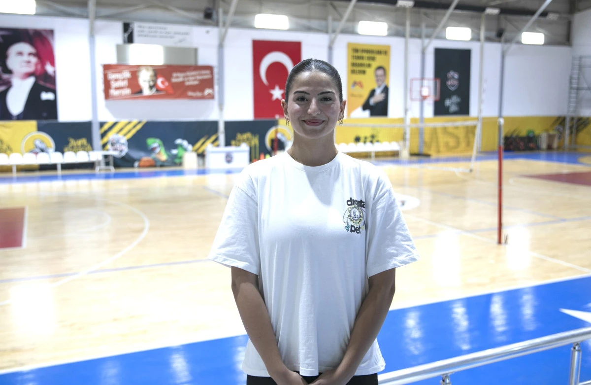 Mersin&rsquo;de voleybol kursunda keşfedildi, milli takıma kadar y&uuml;kseldi