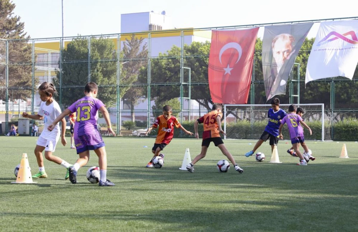 Mersin'de yıl boyu ücretsiz futbol kursu