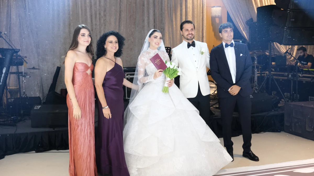Merve ve Can D&uuml;nyaevine Girdi