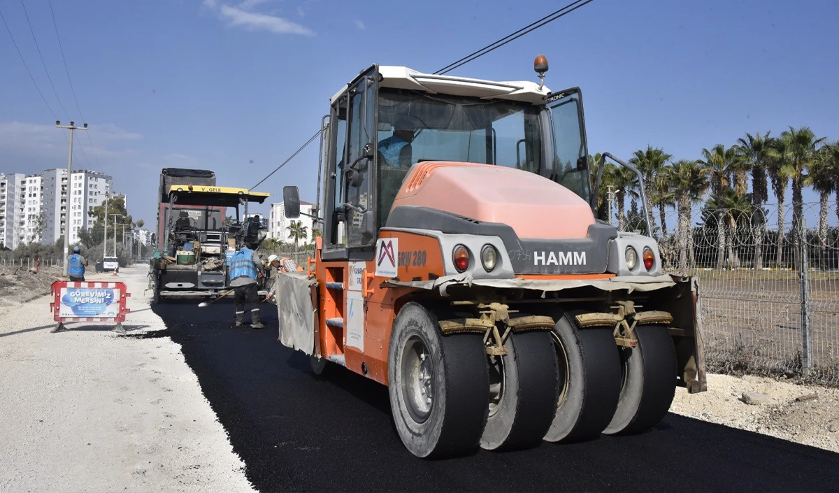  Mezitli&rsquo;de i&ccedil;mesuyu hattı yenilendi, yollar asfaltlandı