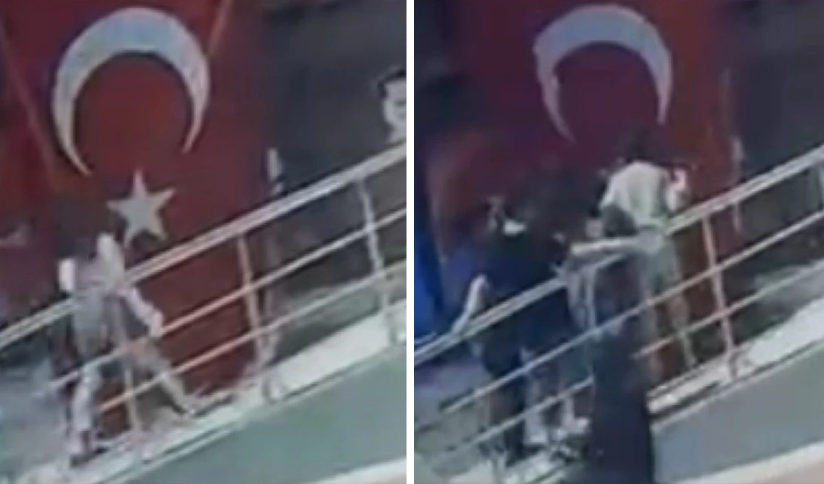 Minik &ouml;ğrencilerin bayrak hassasiyeti: Topun &ccedil;arptığı bayrağı &ouml;pt&uuml;ler